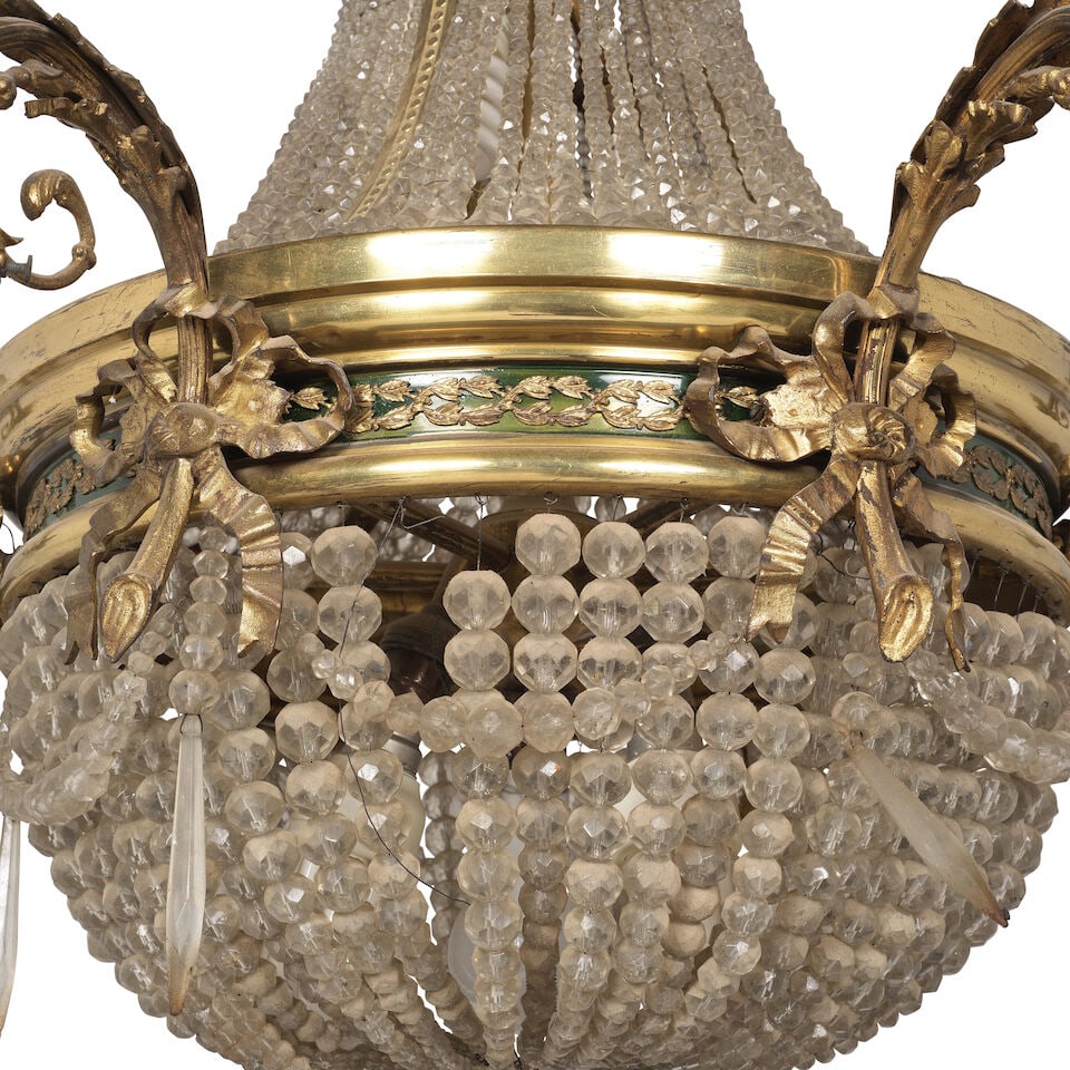 Lustre de forme montgolfière en bronze doré et perles, de la seconde moitié du XI... - 2