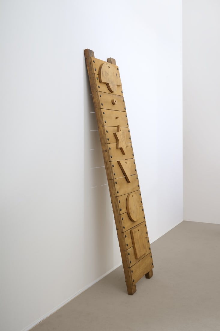JOE TILSON (1928-2023) Chakra Ladder (7 éléments) 1974 (1 of 1)