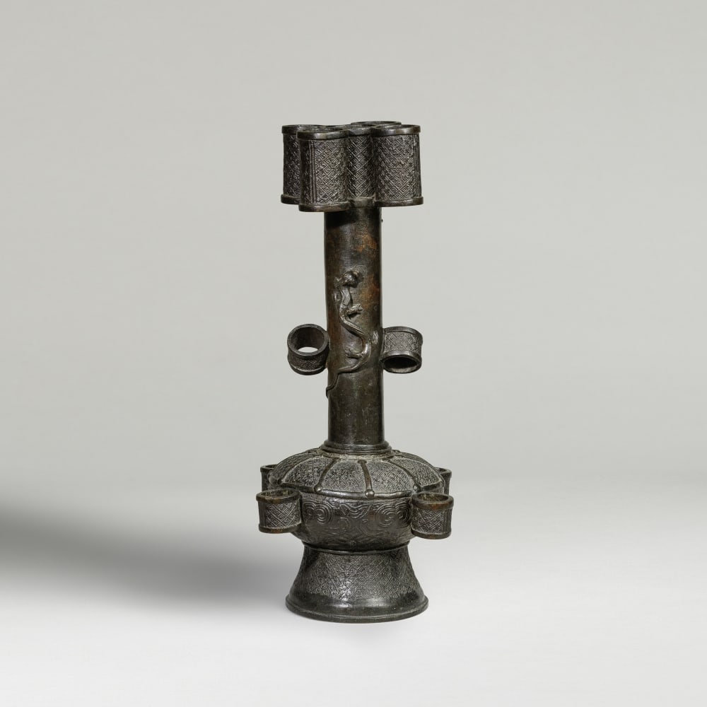 GRAND VASE ARCHAÏSANT EN BRONZE, TOUHU Dynastie Ming, daté de l'année gengxu (1550) (1 of 1)