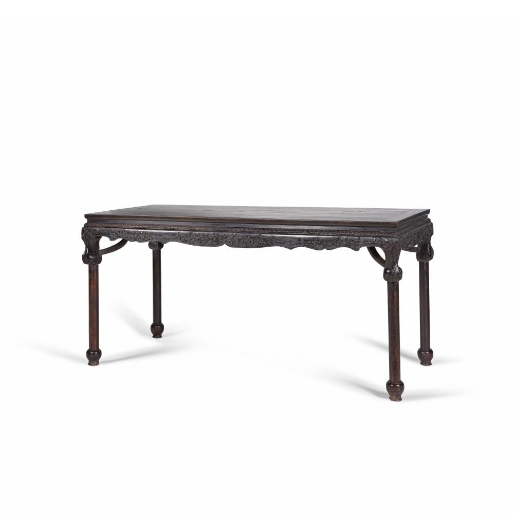 GRANDE TABLE EN HONGMU SCULPTÉ, BANZHUO Dynastie Qing, XIXe siècle (1 of 1)
