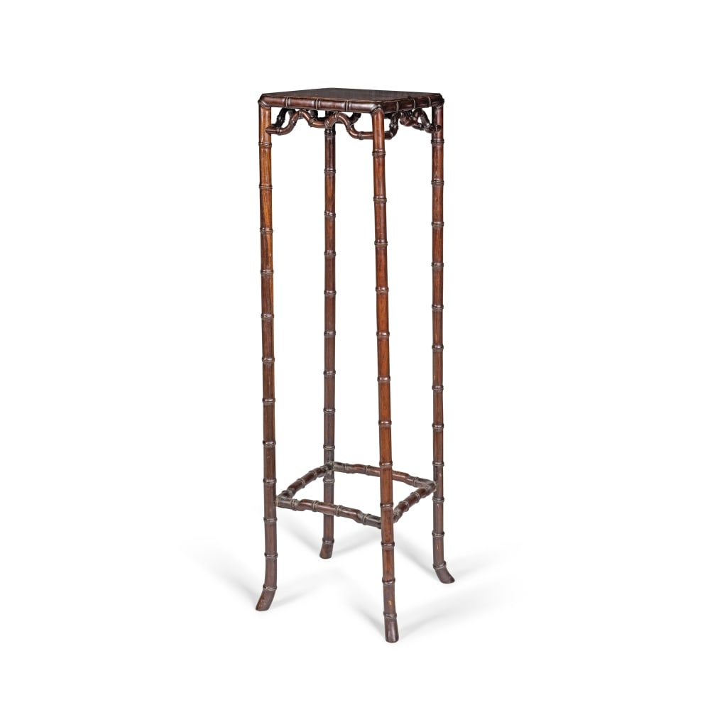 SELLETTE EN BOIS DUR Dynastie Qing, XIXe siècle (1 of 1)