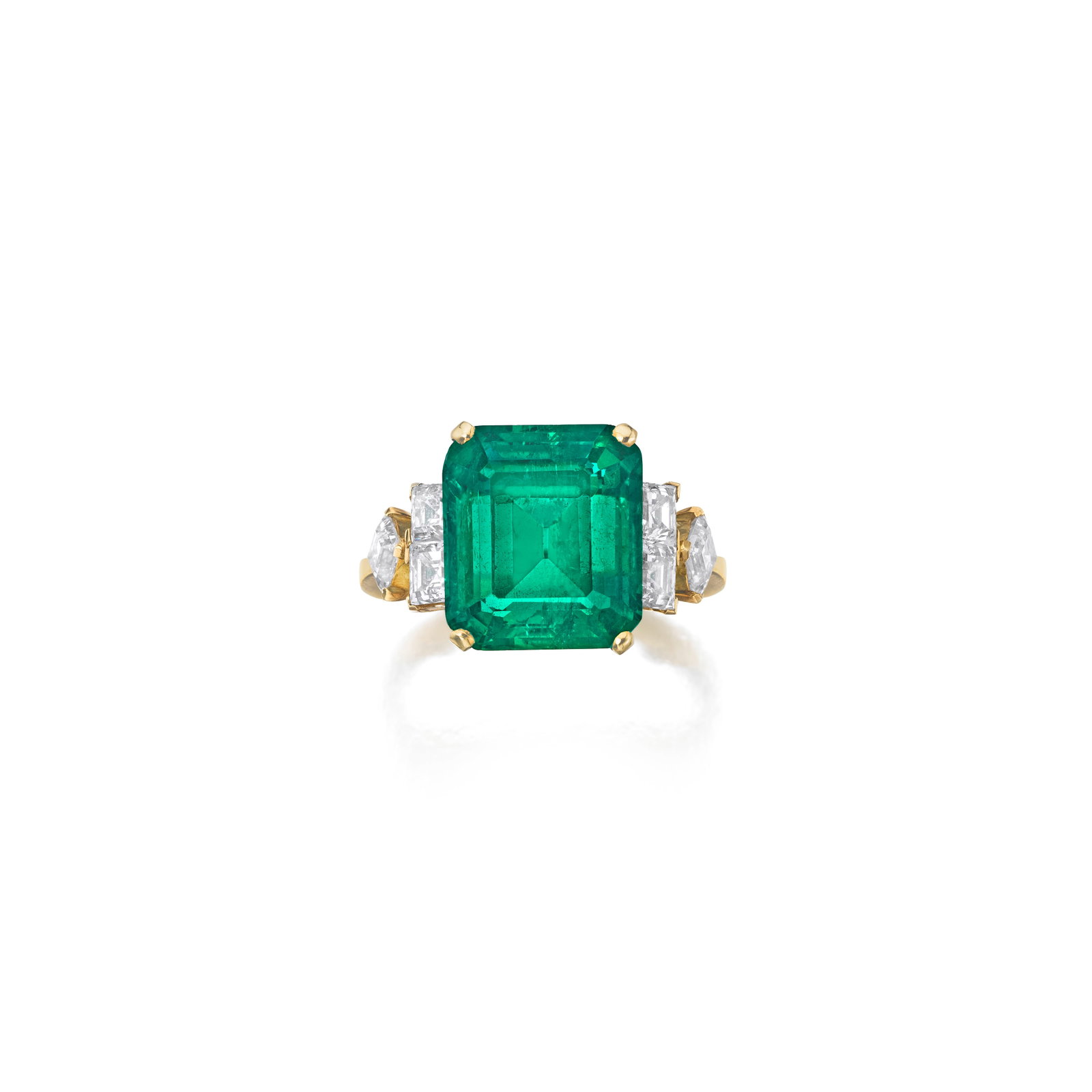 AN EMERALD AND DIAMOND RING (1 of 1)