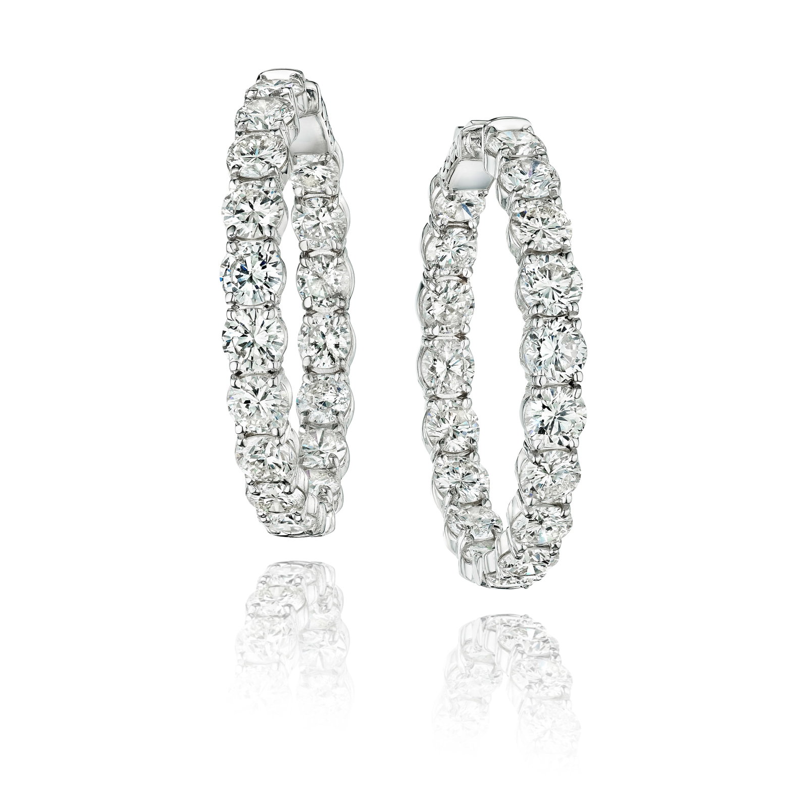 A PAIR OF DIAMOND EARRINGS (1 of 1)