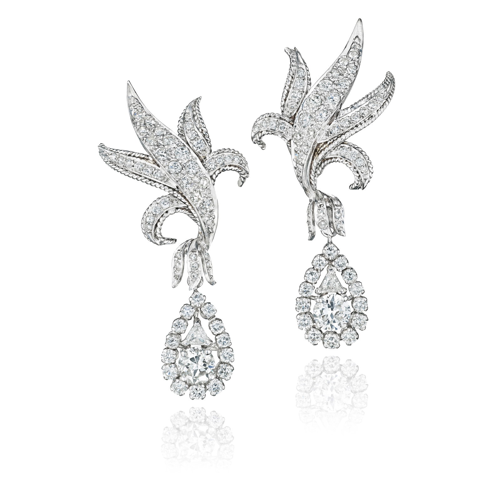 A PAIR OF DIAMOND EARCLIPS (1 of 1)