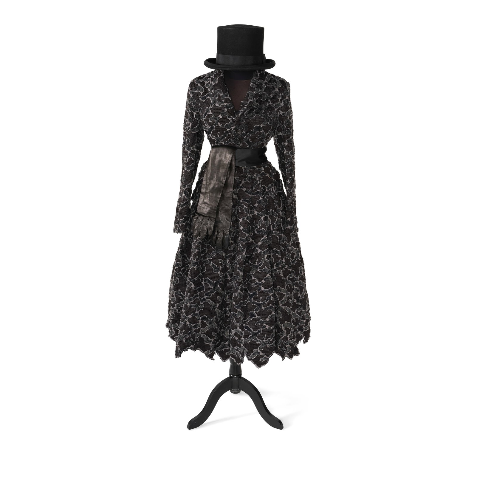 A COMME DES GARÇONS ENSEMBLE WORN TO THE AMERICAN FILM INSTITUTE'S 46TH LIFE ACHIEVEMENT AW... (1 of 1)