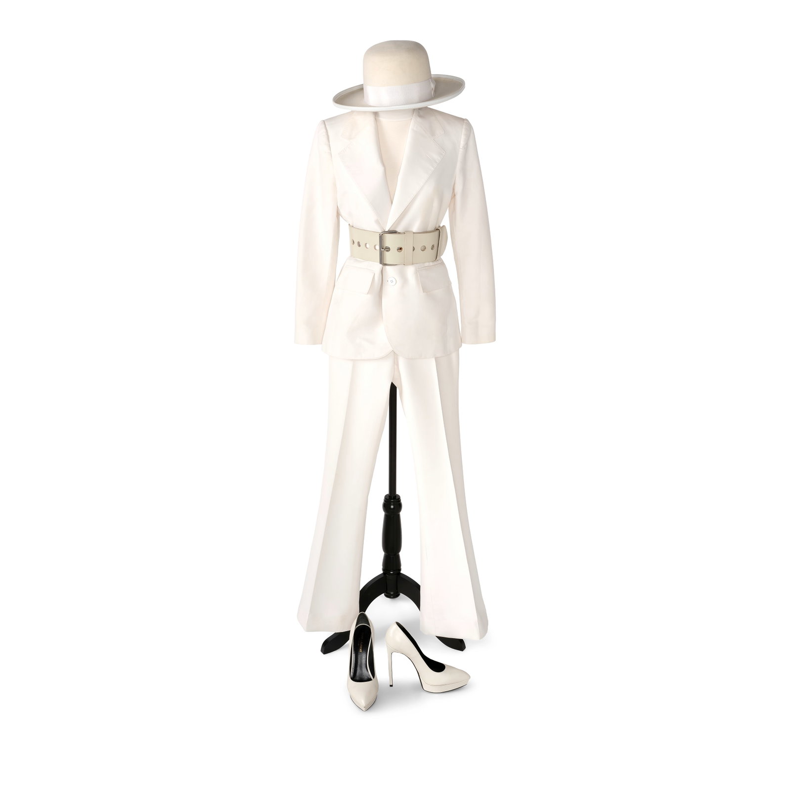 A RALPH LAUREN PURPLE LABEL ENSEMBLE WORN TO THE ANNUAL HUMANE SOCIETY OF THE UNITED STATES BENE...: A RALPH LAUREN PURPLE LABEL ENSEMBLE WORN TO THE ANNUAL HUMANE SOCIETY OF THE UNITED STATES BENEFIT 22 April 2017 Comprising a Baron Hollywood's Hat Maker cream felt hat with ribbon, a Ralph Lauren Pu