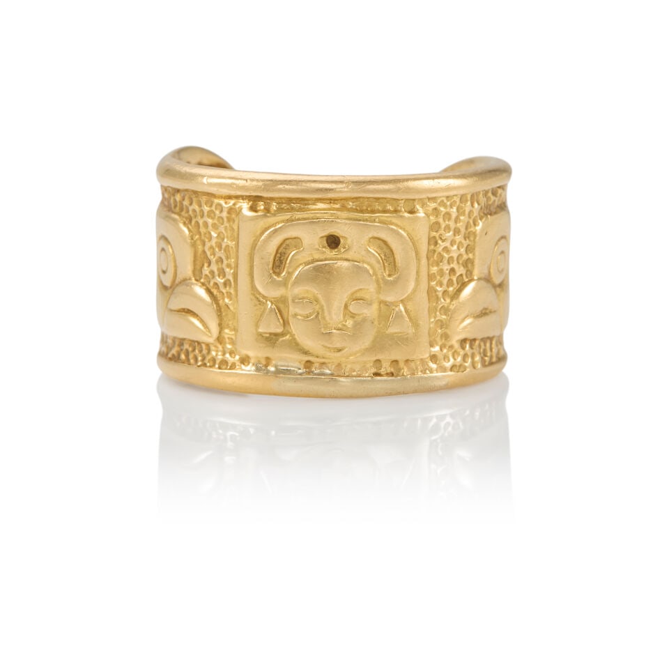 18K GOLD RING: 18K GOLD RING • 18k gold ring • Size 8 • Estimated gross weight: 9.0 grams Footnotes: Overall condition, very good Metal tested for 18k gold Superficial wear in the form of minor