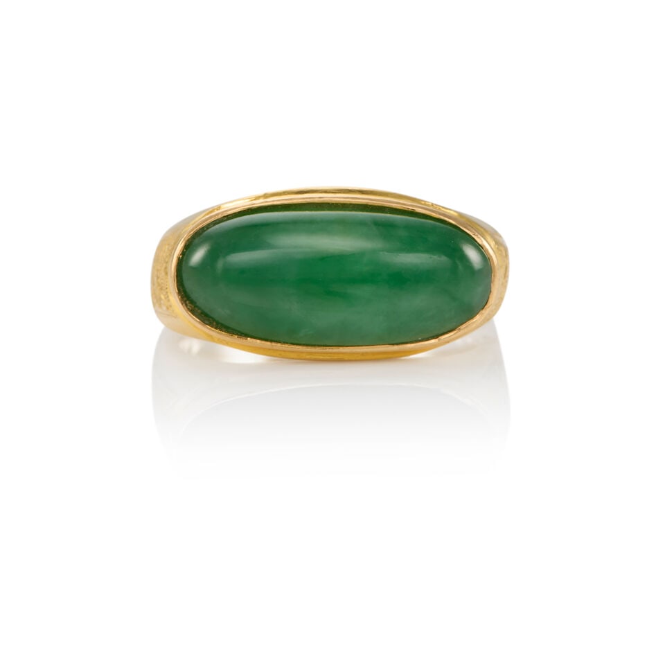 18K GOLD AND JADE RIGN WITH GIA REPORT: 18K GOLD AND JADE RIGN WITH GIA REPORT • 18K yellow gold • One oval cabochon jade measuring 18.25mm x 8.50mm x 4.02mm • Accompanied by GIA jade report number 5202184373 dated April
