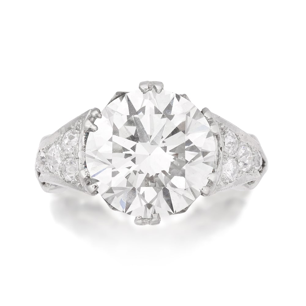 DIAMOND SINGLE-STONE RING (1 of 1)