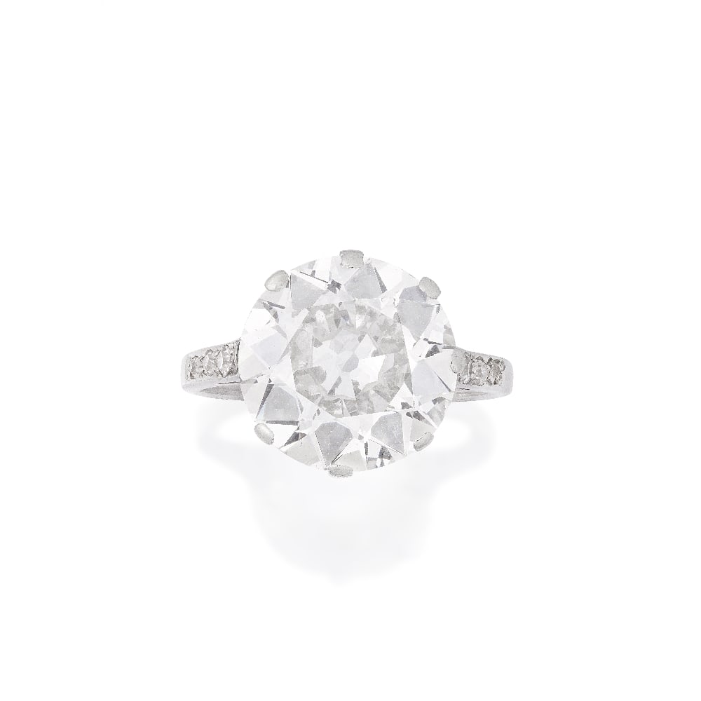 DIAMOND SINGLE-STONE RING (1 of 1)
