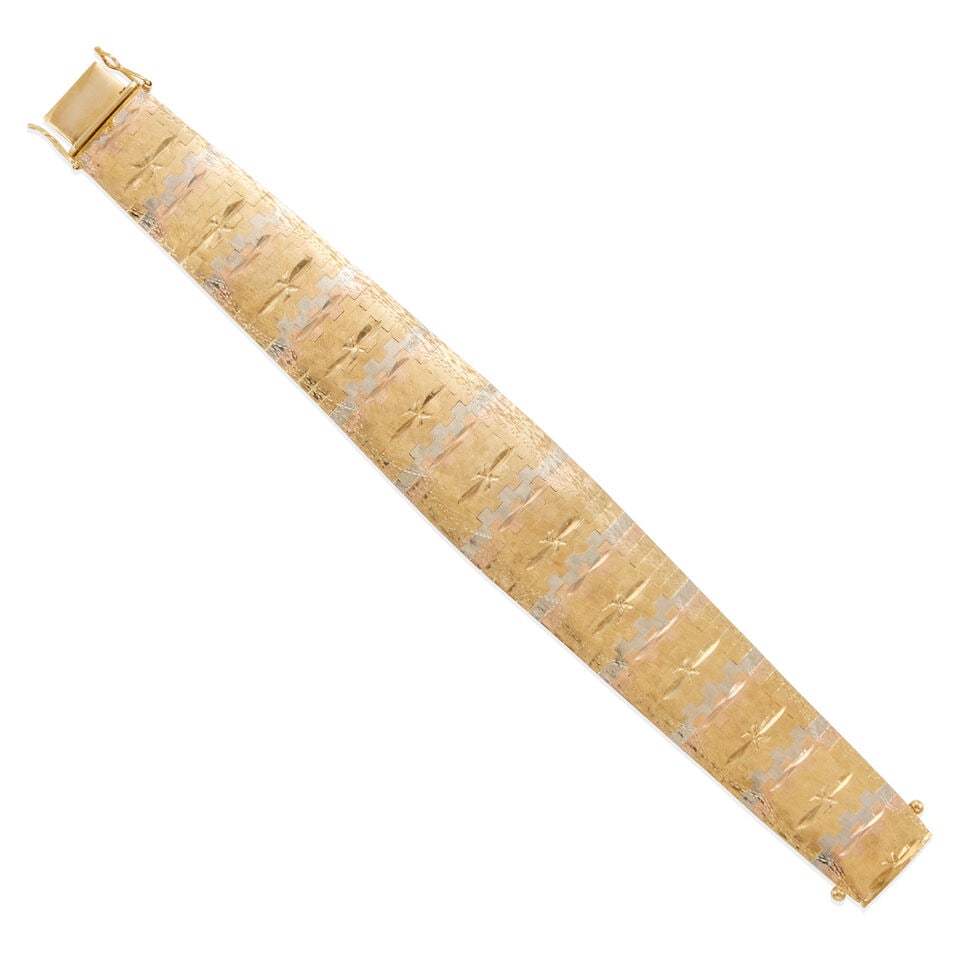 18K TRICOLOR GOLD BRACELET: 18K TRICOLOR GOLD BRACELET • 18k yellow, white and rose gold • Maker's mark • Length 7 1/4 in. • Estimated gross weight: 56.6 grams Footnotes: Overall condition, very