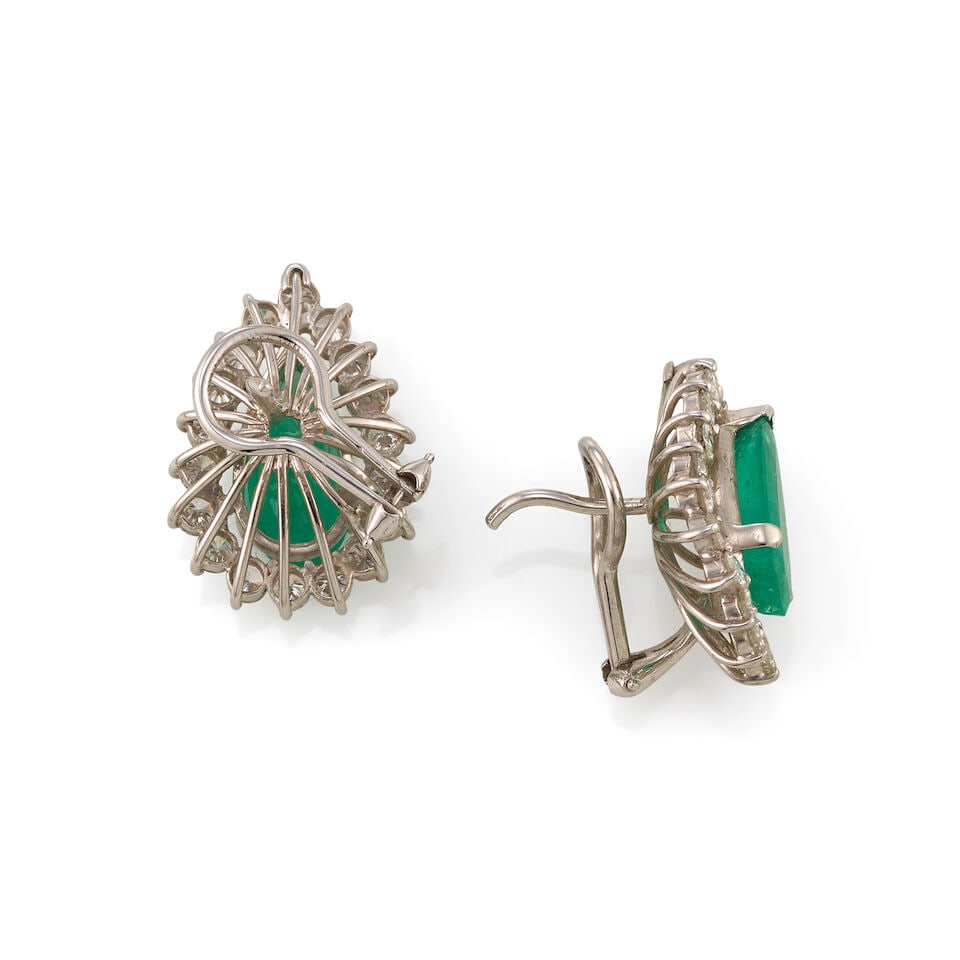 PAIR OF EMERALD AND DIAMOND EARRINGS - 3