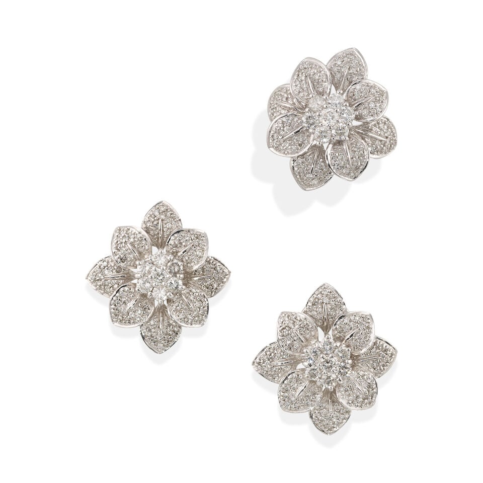 18K GOLD AND DIAMOND RING AND EARRINGS (1 of 3)