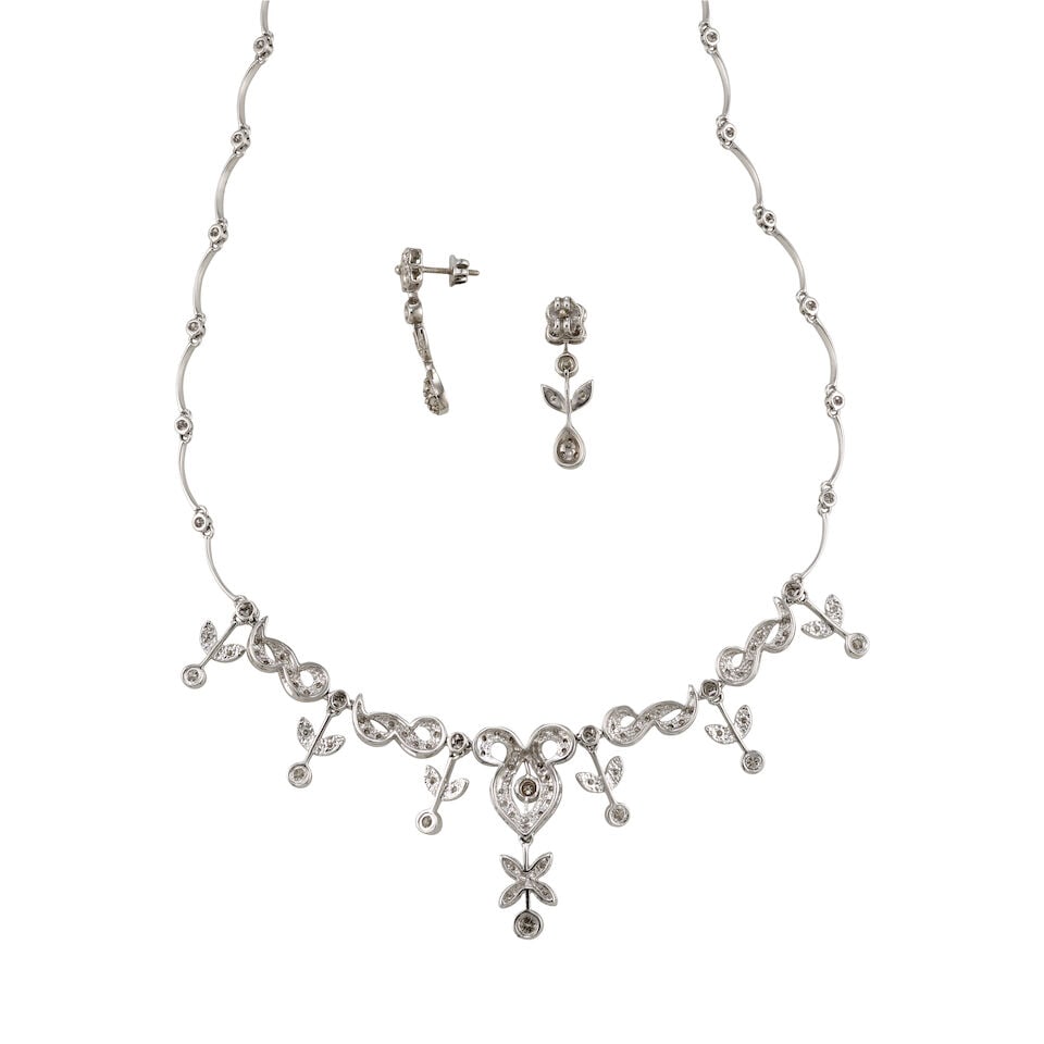 18K GOLD AND DIAMOND NECKLACE AND EARRINGS - 3