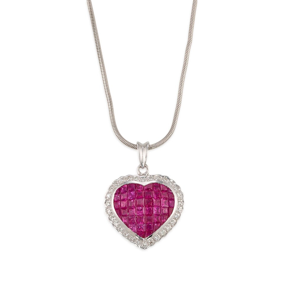 GOLD AND RUBY PENDANT NECKLACE (1 of 3)