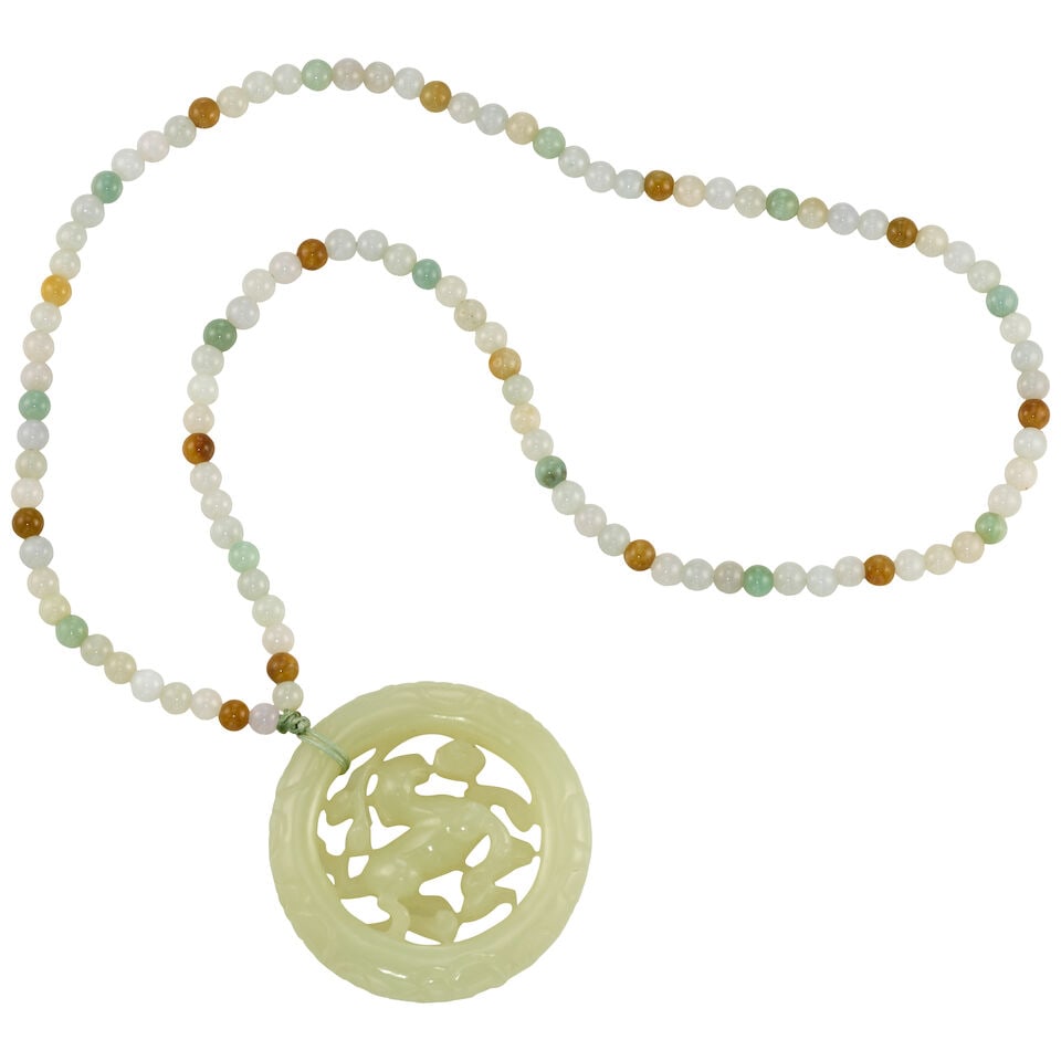 A JADE PENDANT NECKLACE - 3
