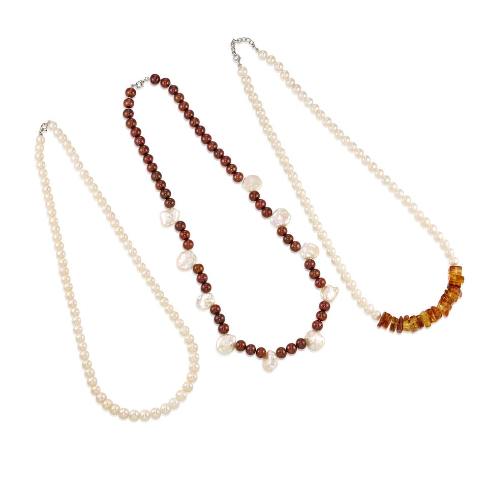A GROUP OF CULTURED PEARL NECKLACES (1 of 1)