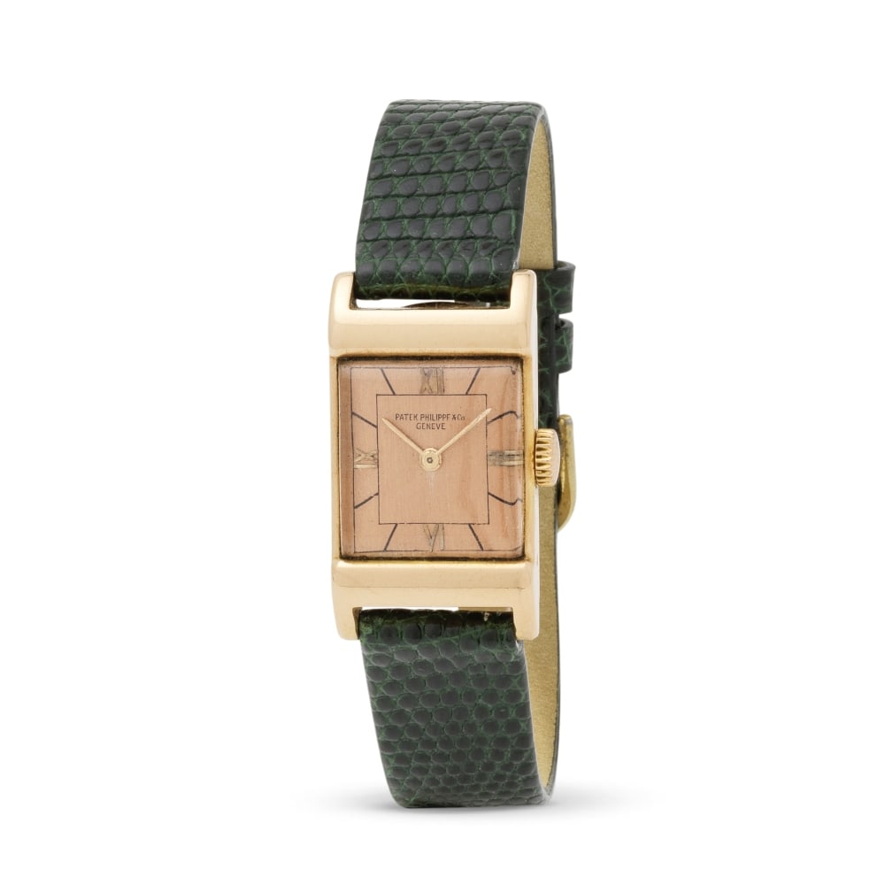 Patek Philippe. An 18K gold manual wind rectangular wristwatch Patek Philippe. Montre bracelet r...: Patek Philippe. An 18K gold manual wind rectangular wristwatch Patek Philippe. Montre bracelet rectangulaire en or jaune 18K (750) mouvement mécanique Date: Circa 1950 Movement: Jewelled manual w