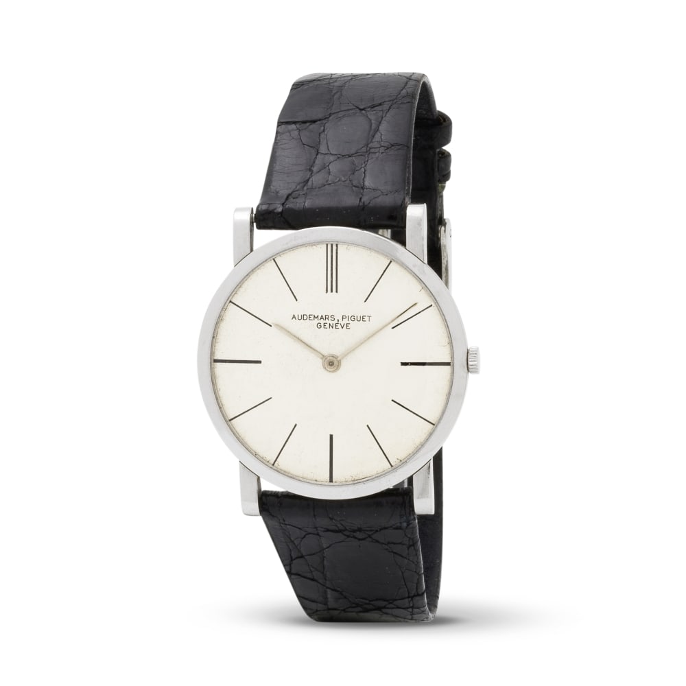 Audemars Piguet. A fine ultra thin platinum manual wind wristwatch Audemars Piguet. Belle montre...: Audemars Piguet. A fine ultra thin platinum manual wind wristwatch Audemars Piguet. Belle montre bracelet ultra plate en platine (950) mouvement mécanique Date: Circa 1960 Movement: 17-jewel manu