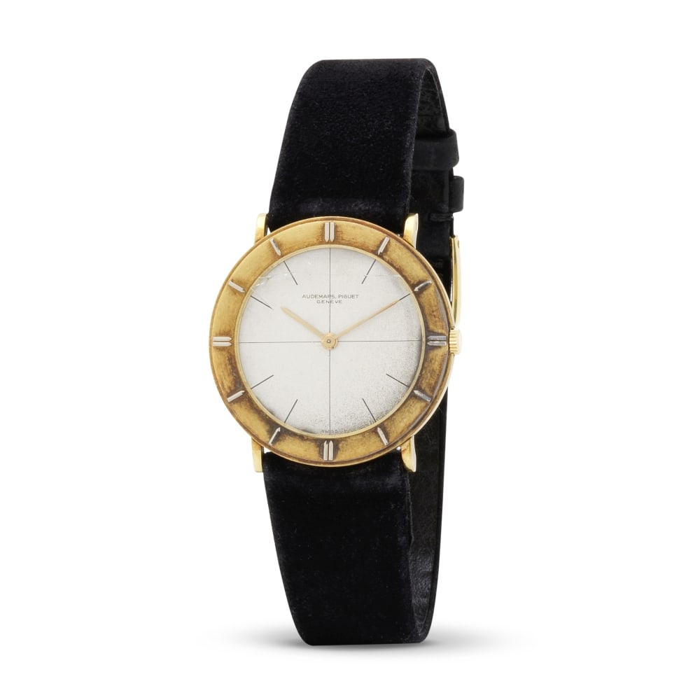 Audemars Piguet. An 18K gold manual wind Disco Volante wristwatch with 'crosshair' dial Audemar...: Audemars Piguet. An 18K gold manual wind Disco Volante wristwatch with 'crosshair' dial Audemars Piguet. Montre bracelet en or jaune 18K (750) de style disco volante avec cadran 'crosshair' mouvement 