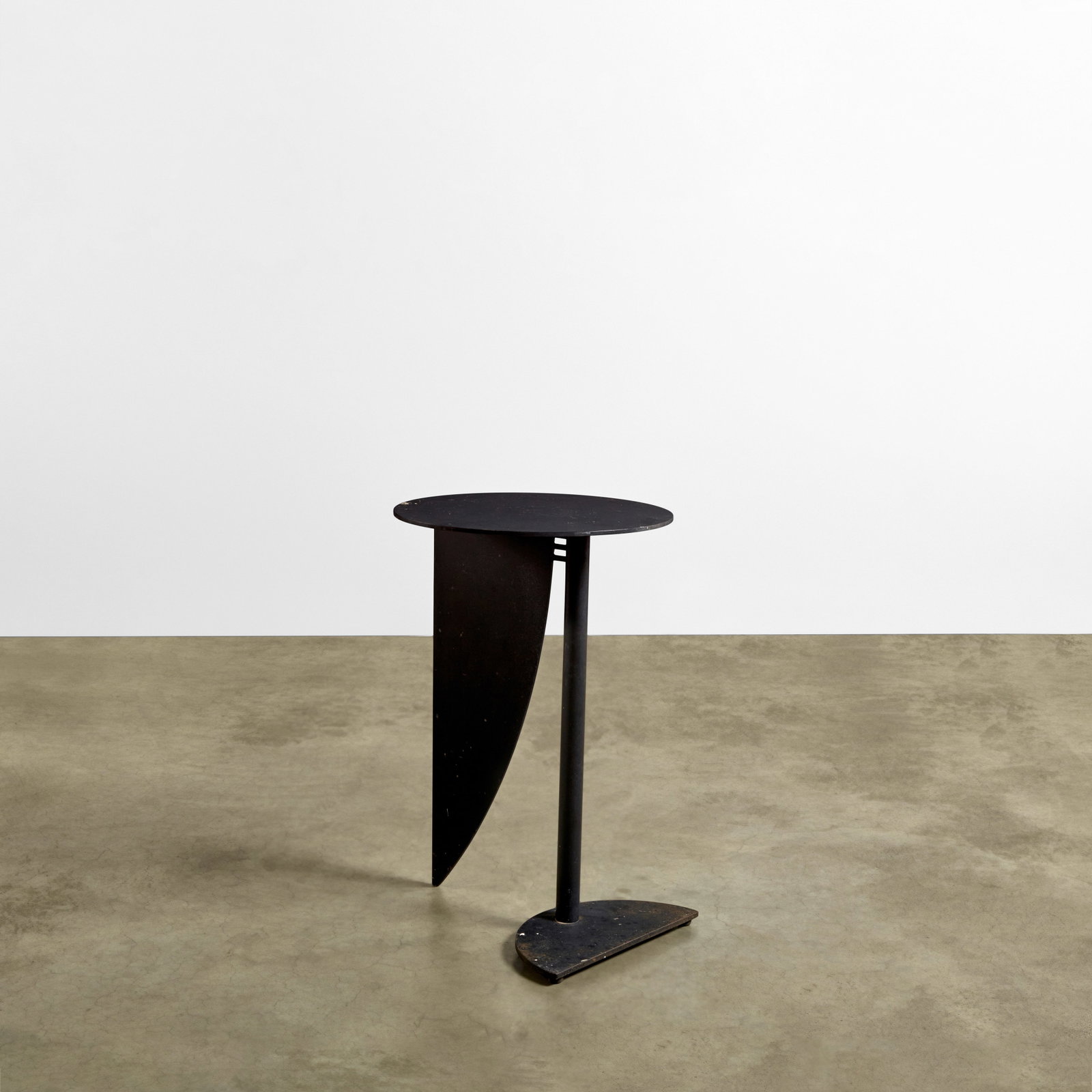 MARTIN SZEKELY (BORN 1956) Gueridon 'Pi' Side Table1985Édition Néotù, powder-coat...: MARTIN SZEKELY (BORN 1956) Gueridon 'Pi' Side Table 1985 Édition Néotù, powder-coated steel height 29 1/2in (75cm); width 19 3/4in (50cm); depth 19 3/4in (50cm) Footnotes: Bonhams would
