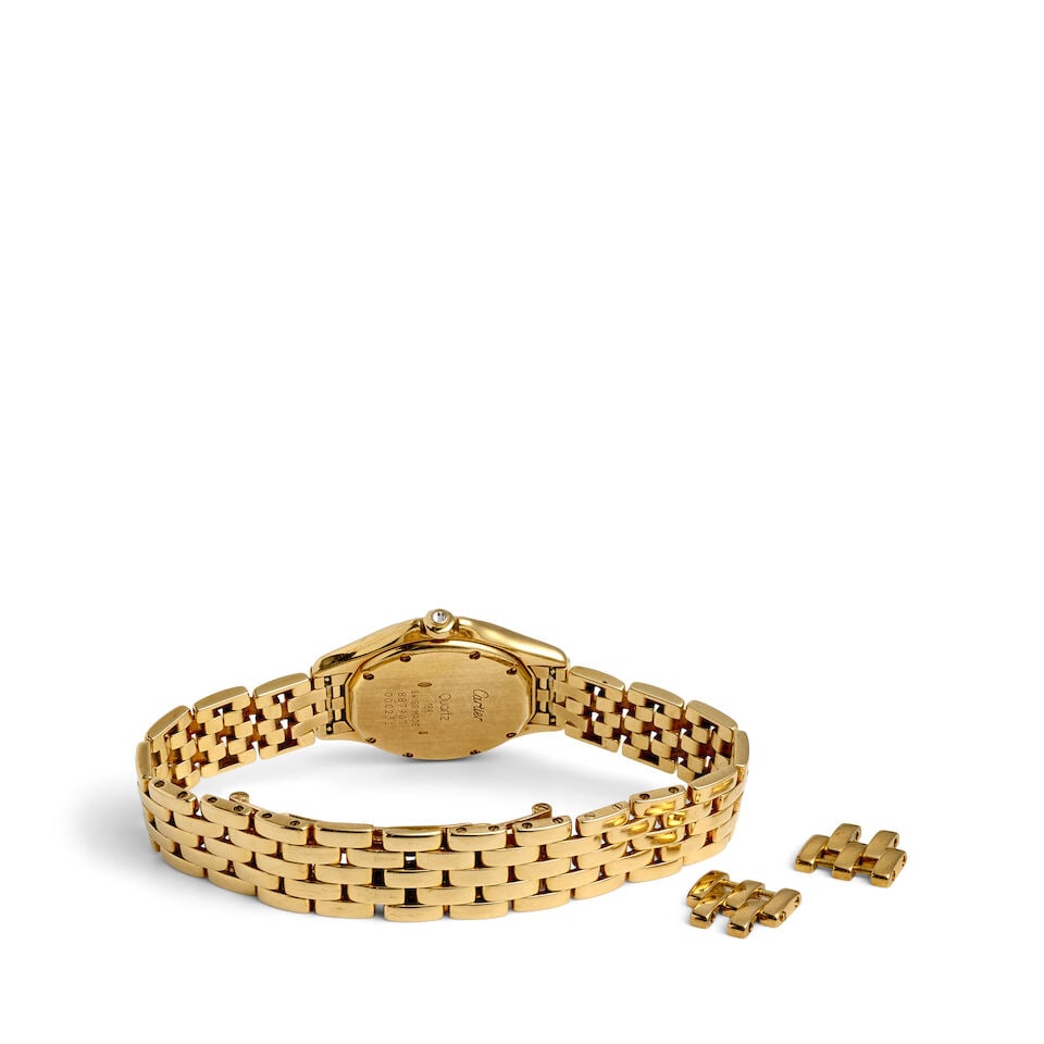CARTIER. AN 18K GOLD AND DIAMOND SET QUARTZ CALENDAR BRACELET WATCH Cougar, Ref: 887907, c. 1990s - 2