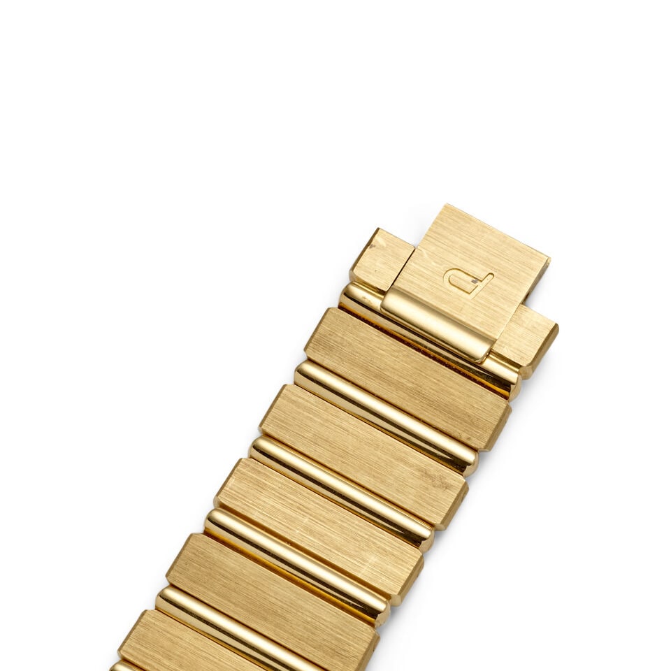 PIAGET. AN 18K GOLD QUARTZ BRACELET WATCH Polo, Ref: 8131 C701, c. 1980s - 3