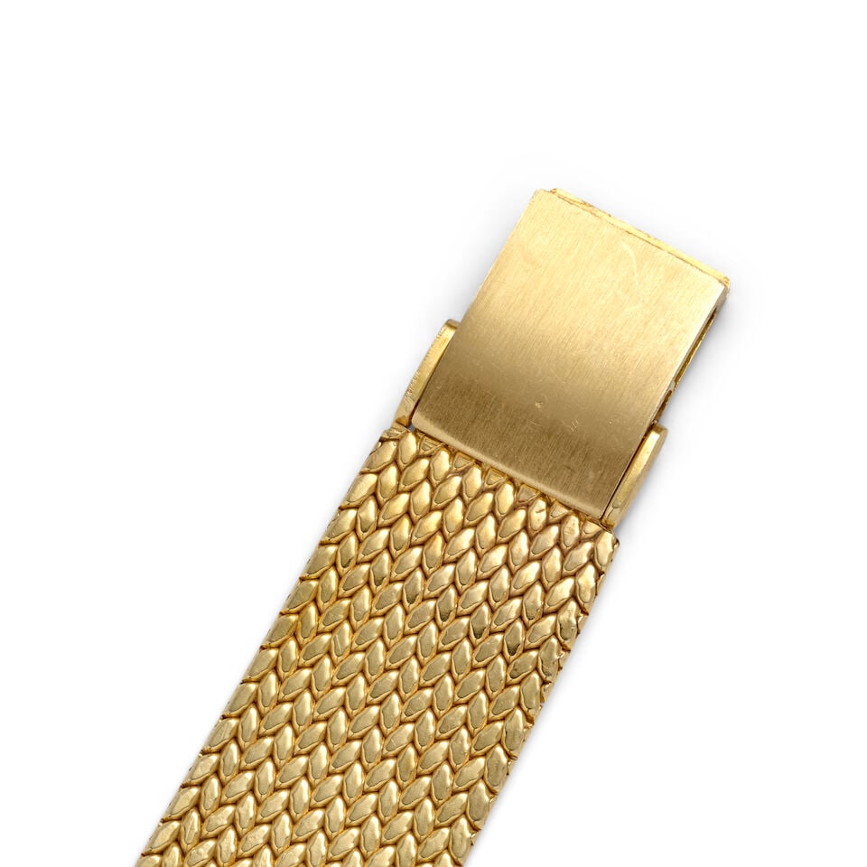 IWC. AN 18K GOLD MANUAL WIND BRACELET WATCHRef: 2771, c. 1970s - 2