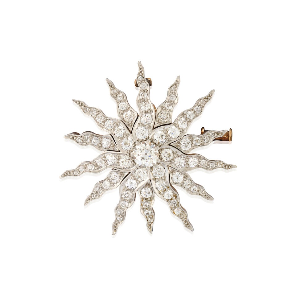 AN ANTIQUE DIAMOND SUNBURST PENDANT/BROOCH, CIRCA 1890 - 7