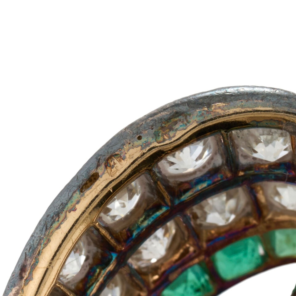 AN ANTIQUE EMERALD AND DIAMOND BOW BROOCH, AUSTRIA-HUNGARY - 3