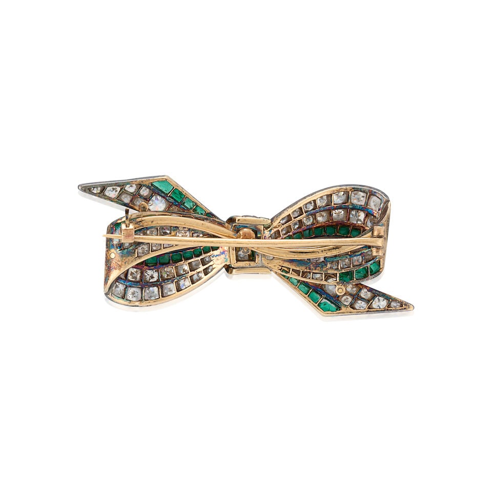 AN ANTIQUE EMERALD AND DIAMOND BOW BROOCH, AUSTRIA-HUNGARY - 4