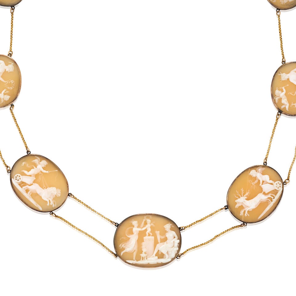 AN ANTIQUE GOLD AND SHELL CAMEO NECKLACE - 4