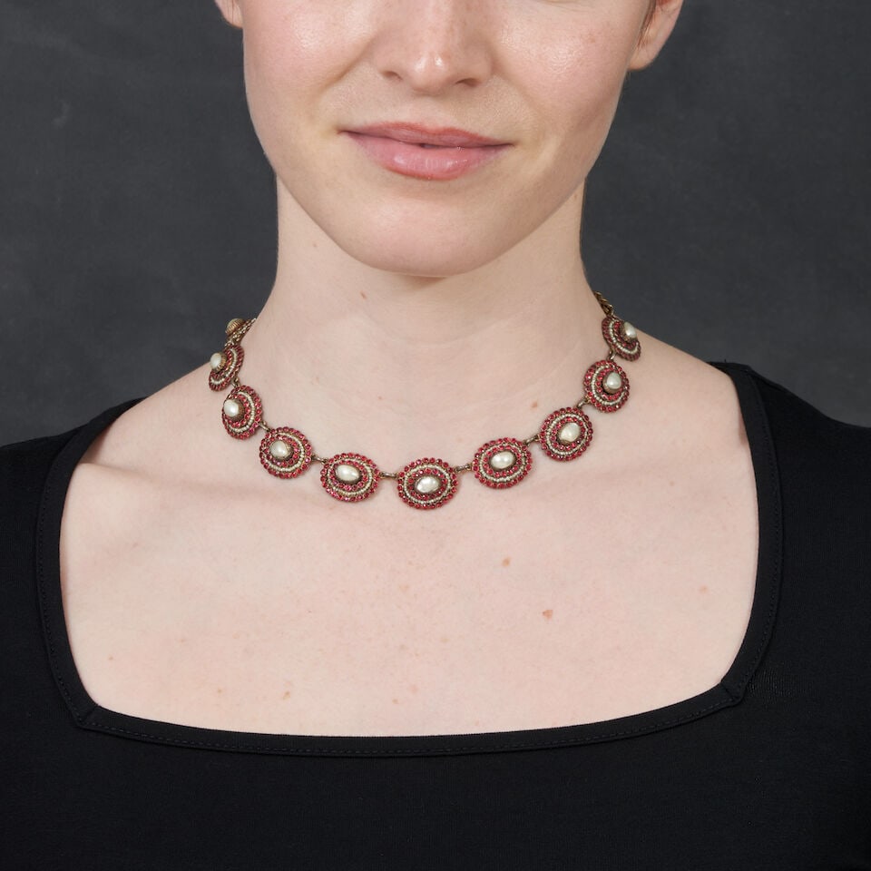 AN ANTIQUE JEWELRY SUITE - 4