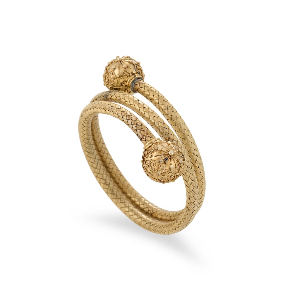 AN ANTIQUE GOLD BANGLE BRACELET - 3