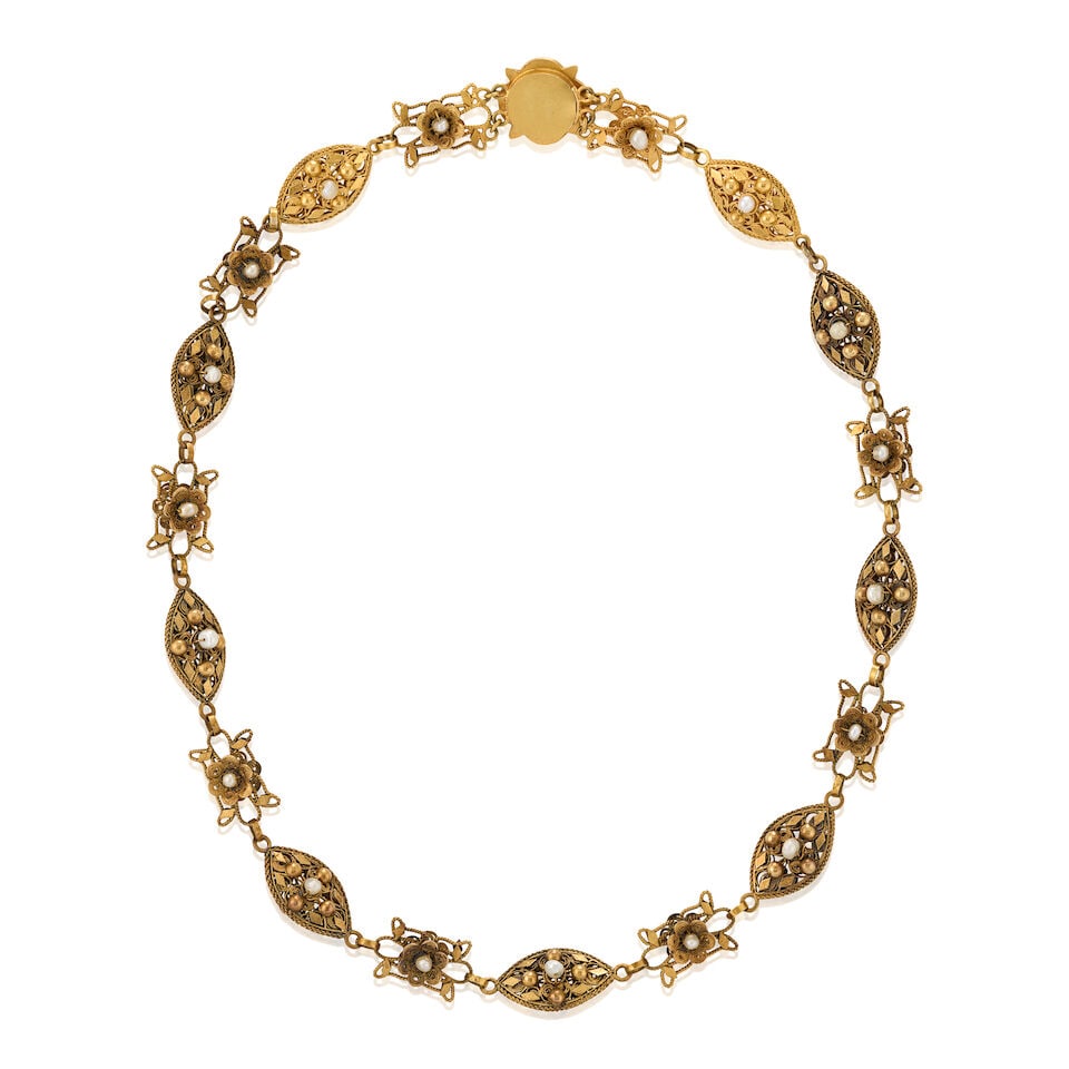 AN ANTIQUE GOLD AND PEARL NECKLACE - 3