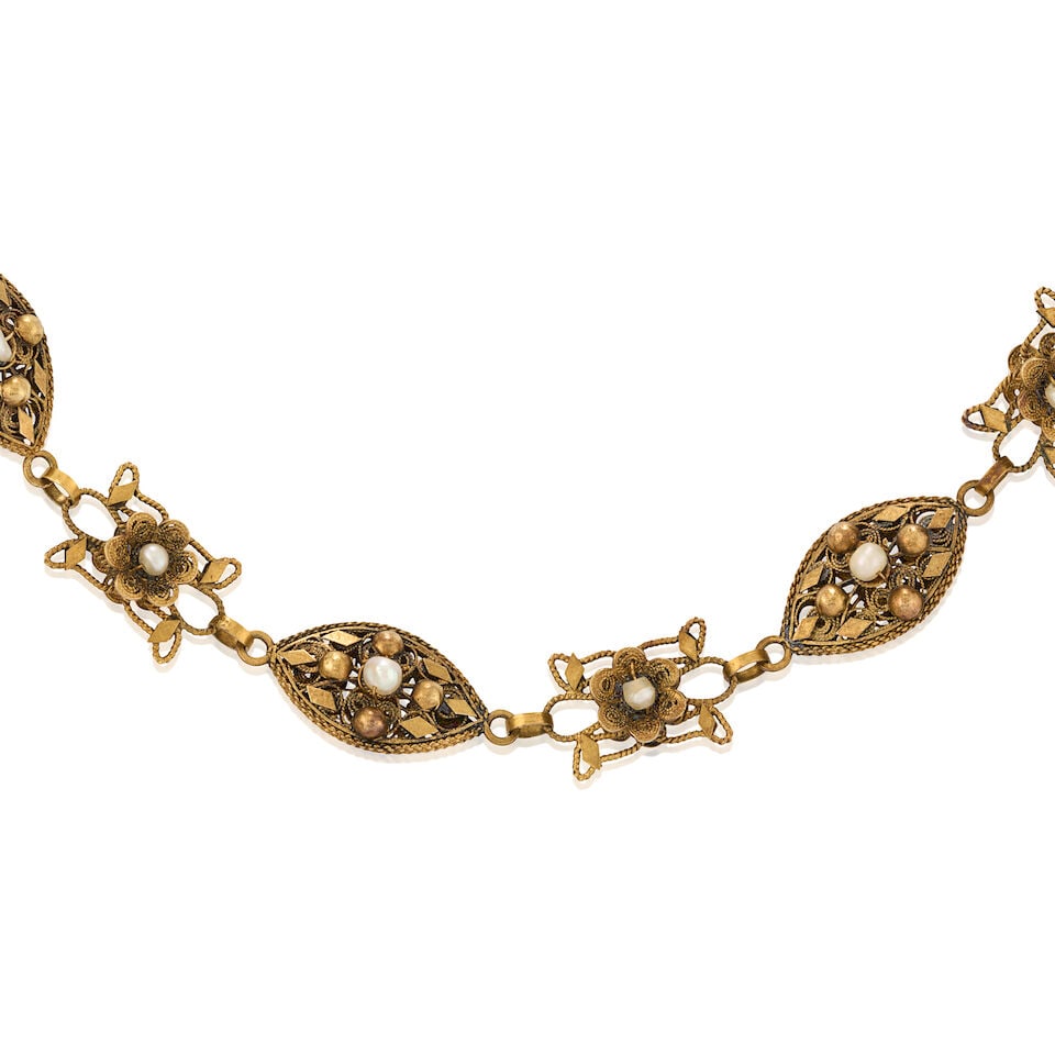 AN ANTIQUE GOLD AND PEARL NECKLACE - 4