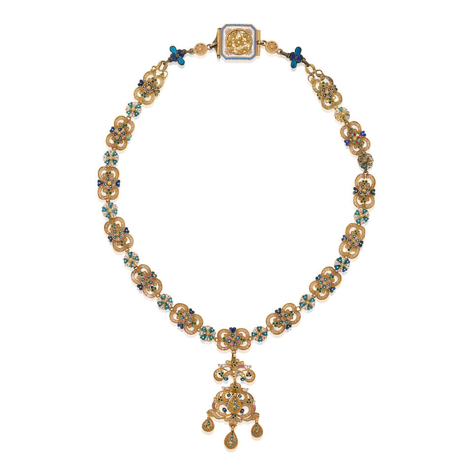 AN ANTIQUE GOLD AND ENAMEL NECKLACE: AN ANTIQUE GOLD AND ENAMEL NECKLACE Possibly French, circa early 17th century, composed of fine filigree links with floral and heart shaped motifs in blue, white, pink, and teal enamel, with pendant