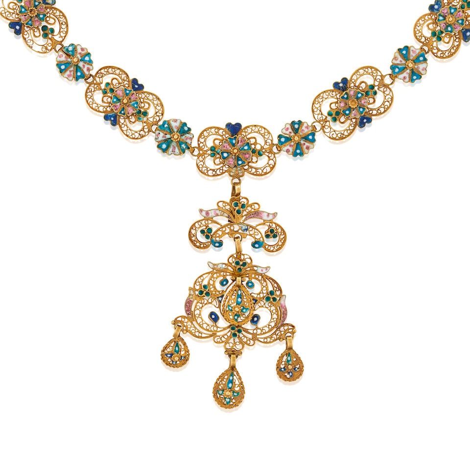 AN ANTIQUE GOLD AND ENAMEL NECKLACE - 4
