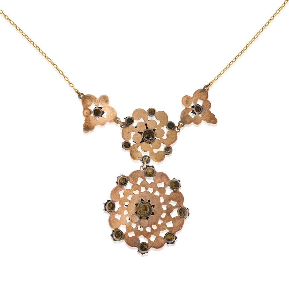 AN ANTIQUE SPLIT PEARL AND ENAMEL NECKLACE - 3