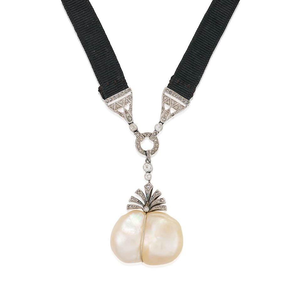 AN EDWARDIAN PLATINUM, BAROQUE PEARL, AND DIAMOND NECKLACE - 4