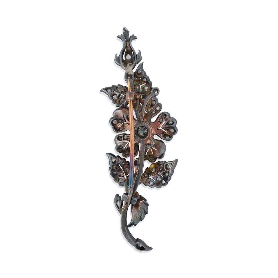 AN ANTIQUE DIAMOND SPRAY BROOCH - 3