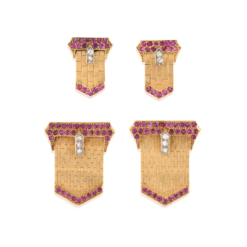 A PAIR OF RETRO GOLD, RUBY, AND DIAMOND CLIP BROOCHES AND EARRINGS - 6