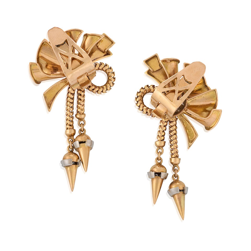 A PAIR OF RETRO GOLD AND DIAMOND EARCLIPS - 3