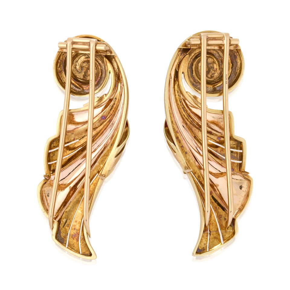 SLOAN & CO.: A PAIR OF RETRO 14K BI-COLOR GOLD CLIP BROOCHES - 3