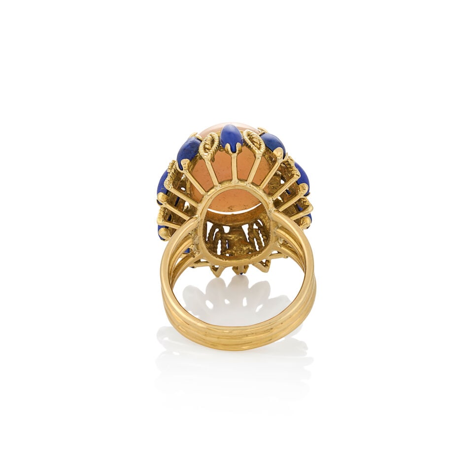 A GOLD, LAPIS LAZULI, AND CORAL RING - 5
