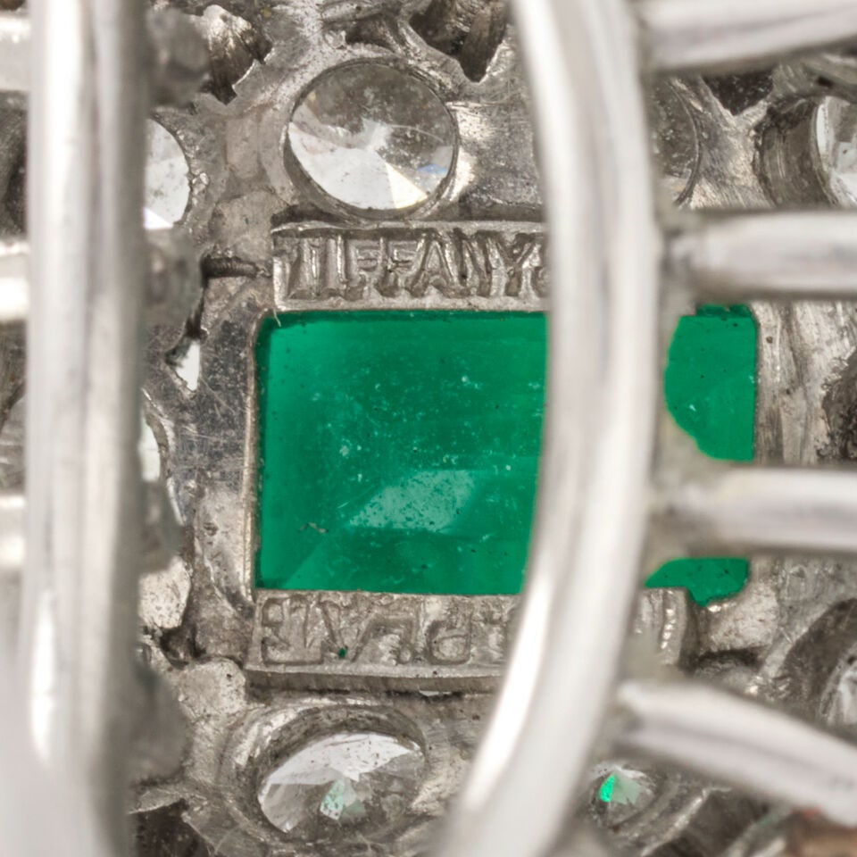A PLATINUM, EMERALD, AND DIAMOND RING - 3