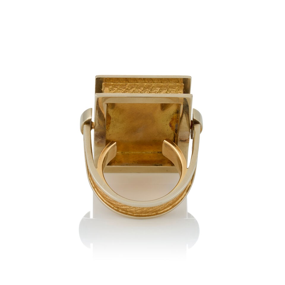 ARNALDO POMODORO: A GOLD SCULPTURAL RING - 4