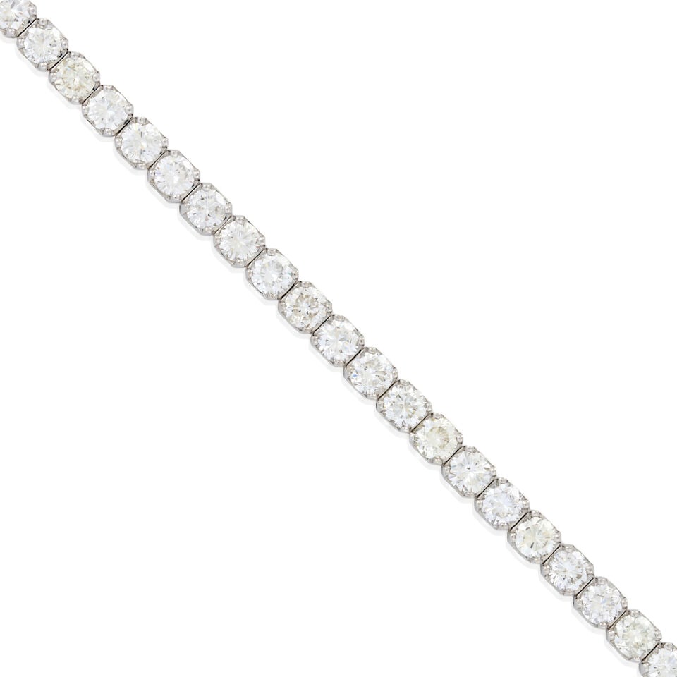 A 14K WHITE GOLD AND DIAMOND BRACELET - 3