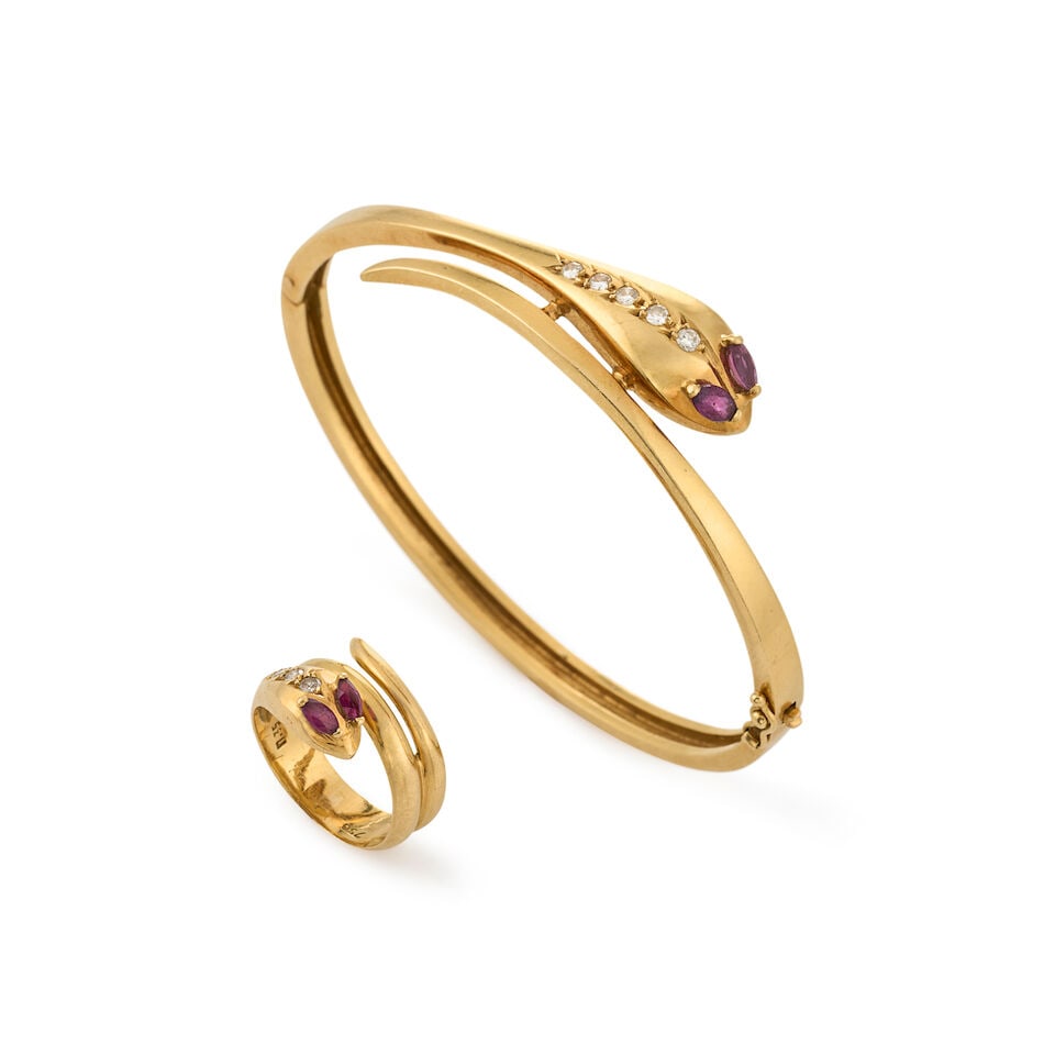 AN 18K GOLD, RUBY, AND DIAMOND SNAKE BRACELET AND RING - 2
