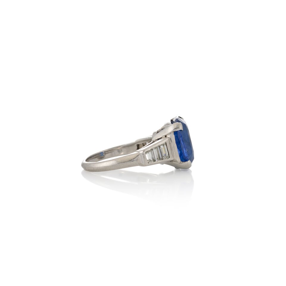 A PLATINUM, SAPPHIRE, AND DIAMOND RING - 4